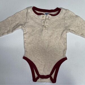 Old Navy: Cream/Burgundy Long Sleeve Shirt Thermal Baby Onesie (6-12 Months)
